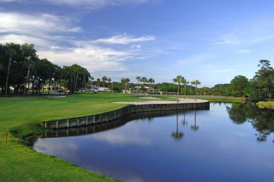 Things To Do https://sunsetrentalscharleston.icnd-cdn.com/images/thingstodo/ocean-course-18.jpg